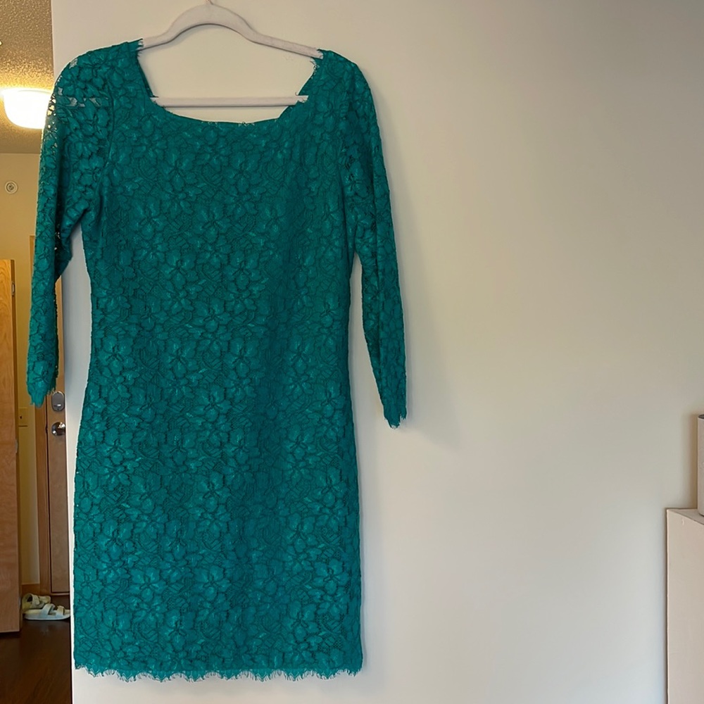Diane Von Furstenberg size 10 teal lace Zarita dress
